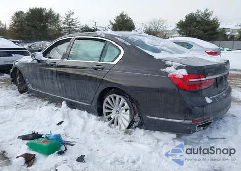 2017 BMW 740I xDrive из США, поврежденный, VIN WBA7E4C54HGU99125